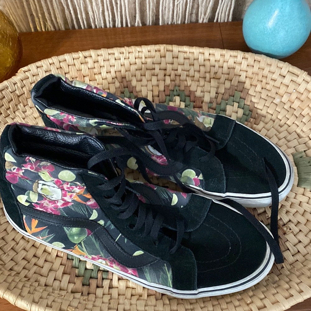 Vans high top tennis shoes size 11.5